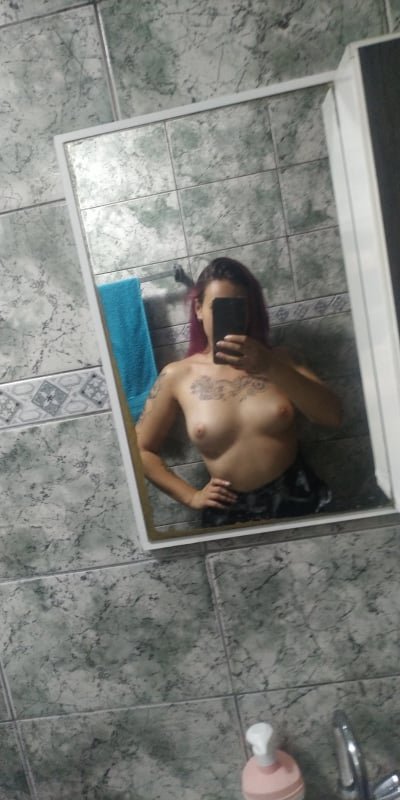 Slut Bruna submitted pics to share #O2pausiR