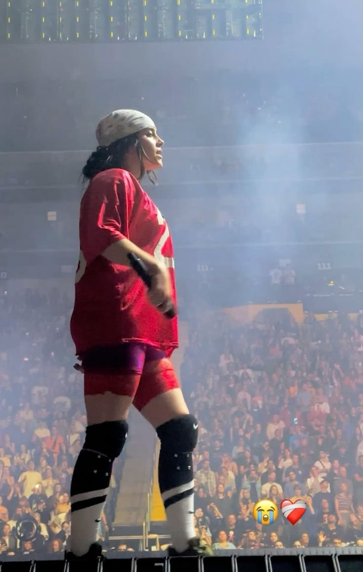 Billie Eilish está buenisima🔥🔥🔥 #D8wAvGzF