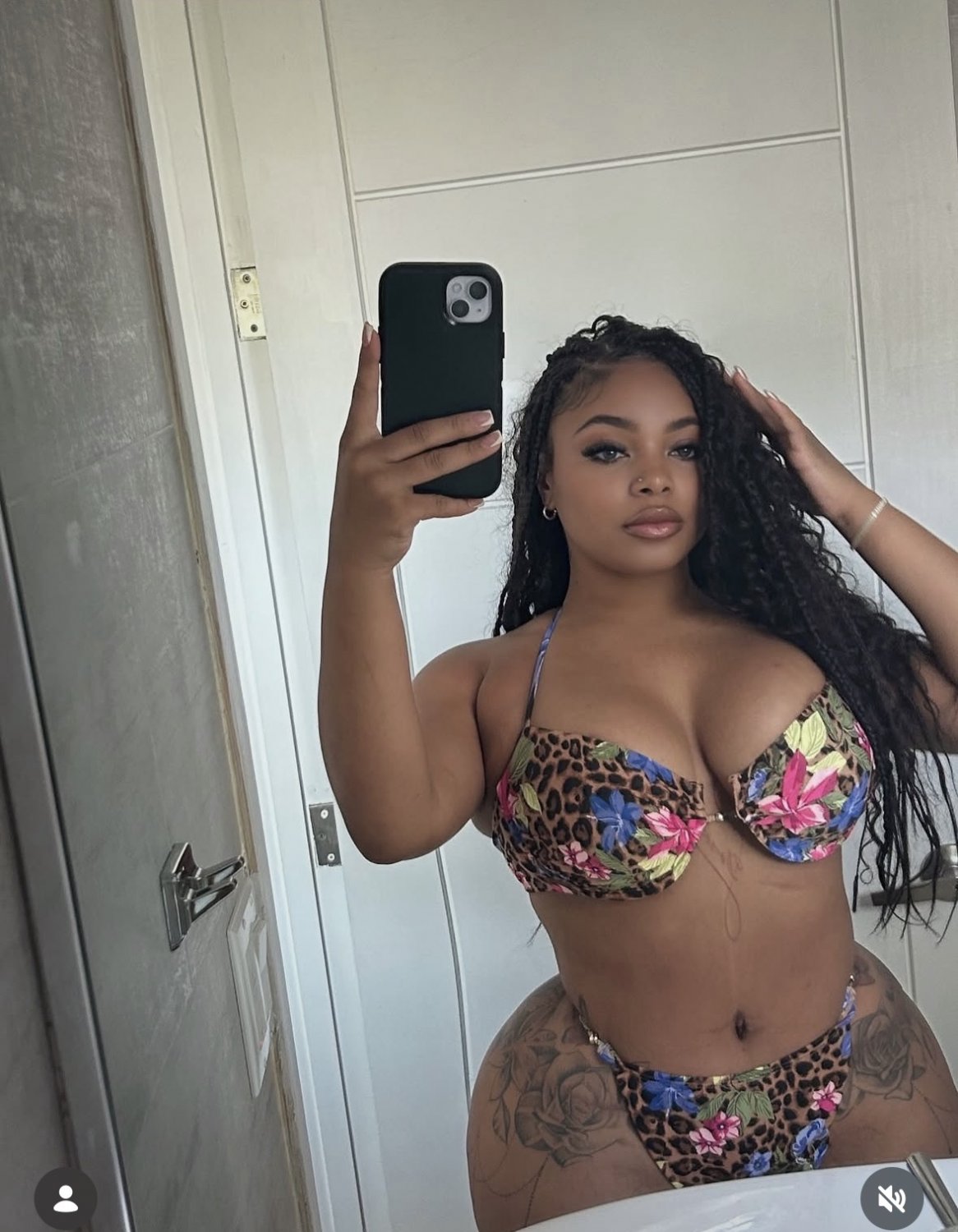 Thicc stripper from North Carolina #0eY8O20j