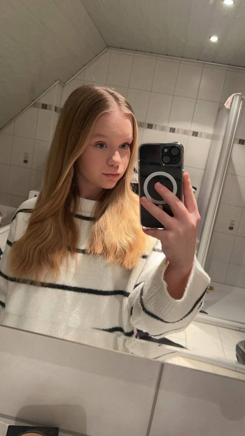 Send me your tribs or your Girls schickt mir eure Tributes here or Session :12 #IblExCBu